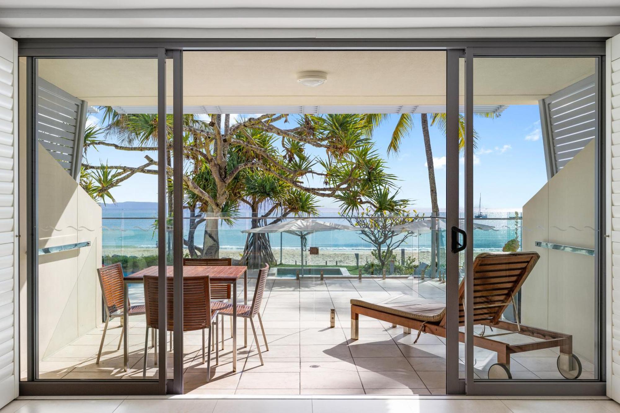 Fairshore 12: Absolute Beachfront, Direct Beach & Pool Access Noosa Heads Exterior photo