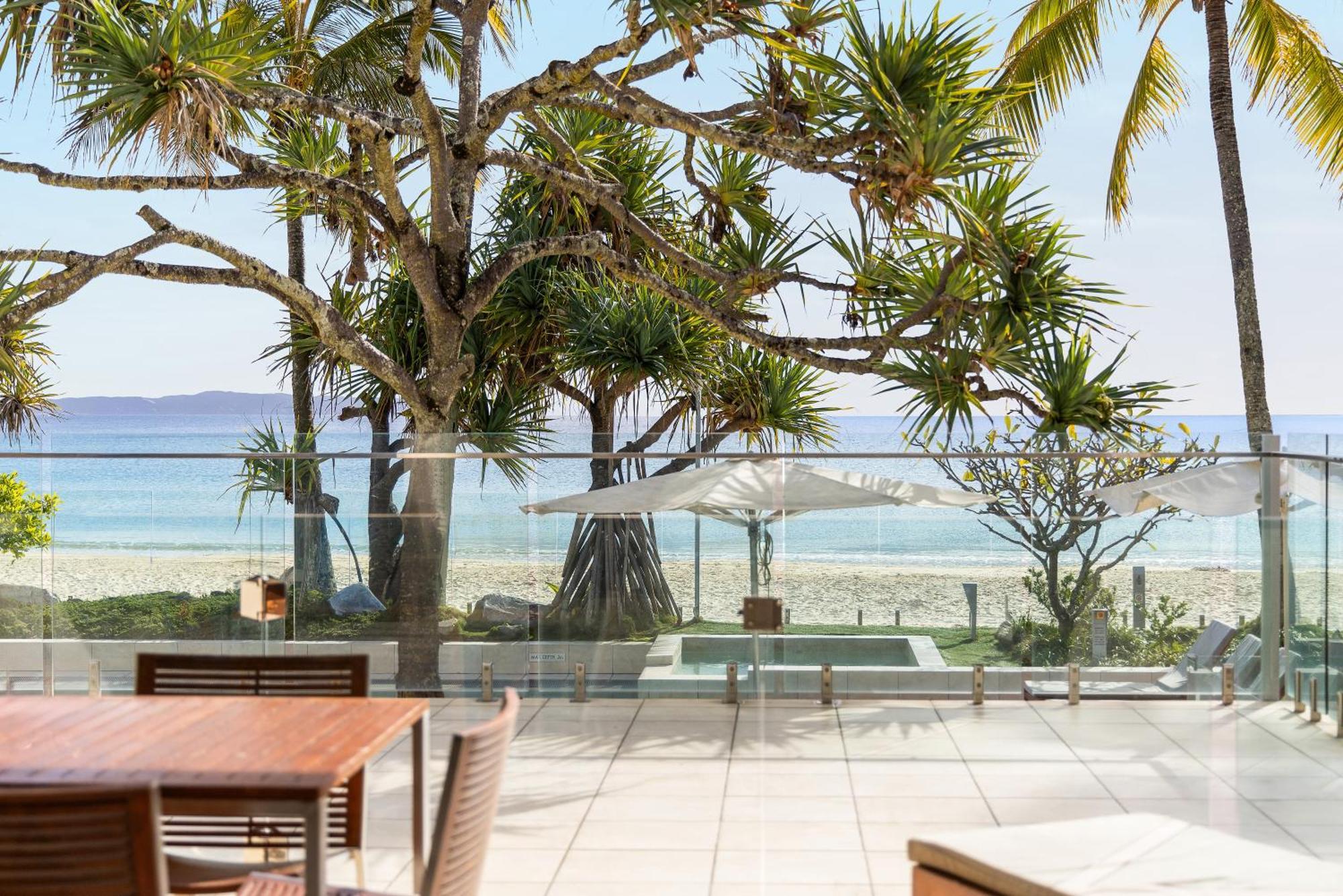 Fairshore 12: Absolute Beachfront, Direct Beach & Pool Access Noosa Heads Exterior photo